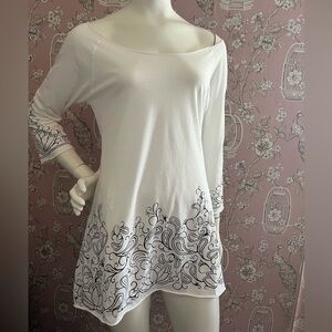 Women's White Scoop Neck Tunic with Black Scroll Print
